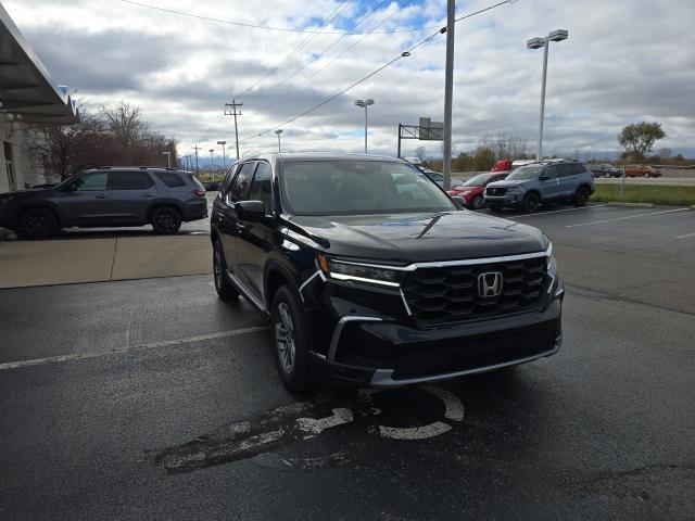 new 2025 Honda Pilot car, priced at $45,500