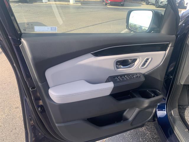 new 2025 Honda Pilot car, priced at $47,900