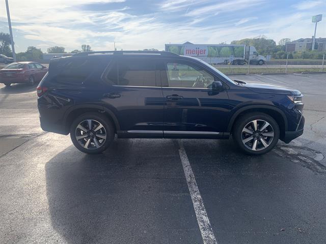 new 2025 Honda Pilot car, priced at $47,900