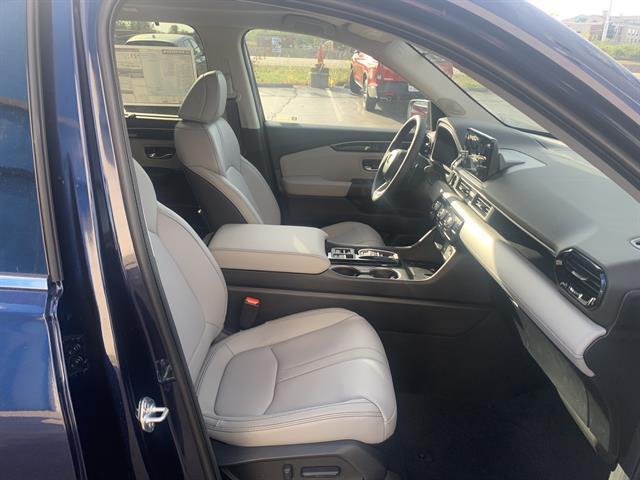 new 2025 Honda Pilot car, priced at $47,900