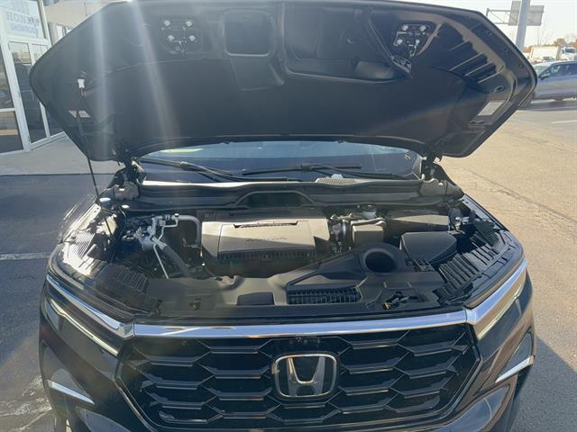 new 2025 Honda Pilot car, priced at $54,530