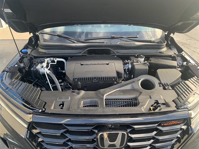 new 2025 Honda Pilot car, priced at $48,900