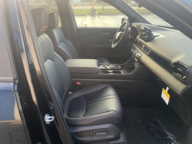 new 2025 Honda Pilot car, priced at $48,900