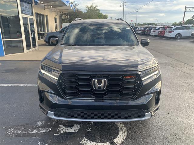 new 2025 Honda Pilot car, priced at $48,900