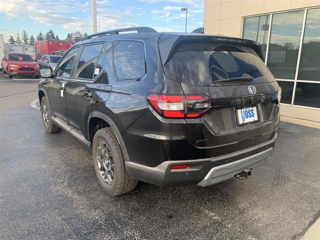 new 2025 Honda Pilot car, priced at $48,900