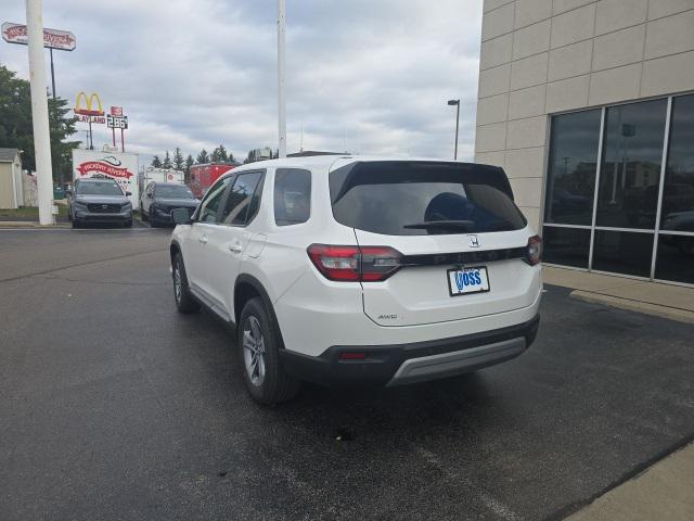 new 2025 Honda Pilot car, priced at $45,100