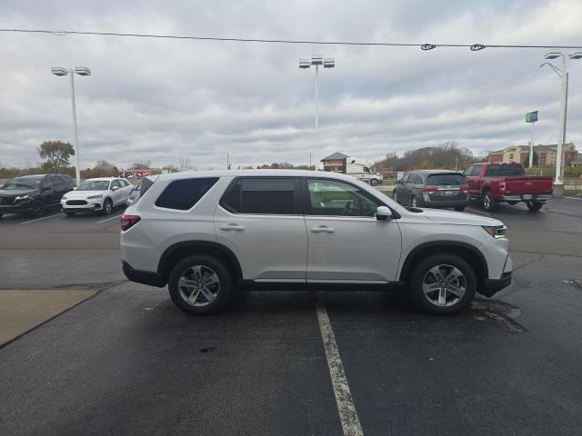 new 2025 Honda Pilot car, priced at $45,100