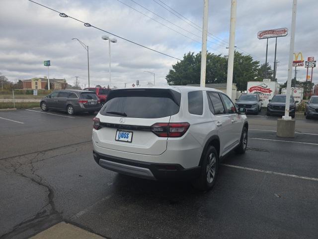 new 2025 Honda Pilot car, priced at $45,100