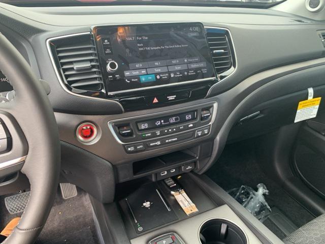 new 2025 Honda Ridgeline car, priced at $40,200