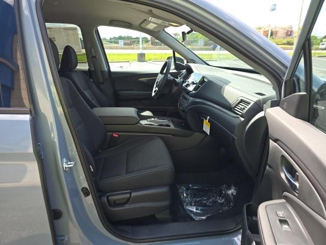 new 2024 Honda Ridgeline car, priced at $39,800