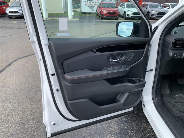 new 2025 Honda Pilot car, priced at $49,500