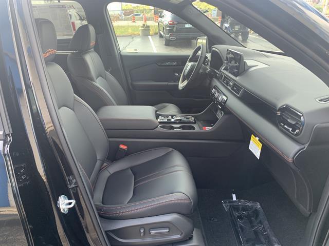 new 2025 Honda Pilot car, priced at $48,800