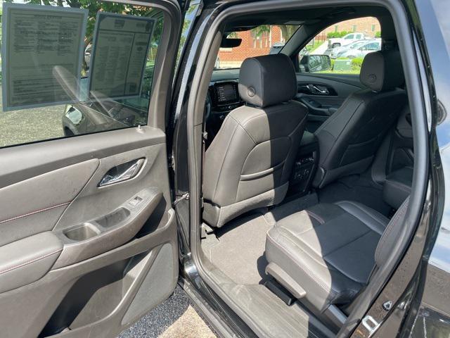 used 2024 Chevrolet Traverse car, priced at $43,900