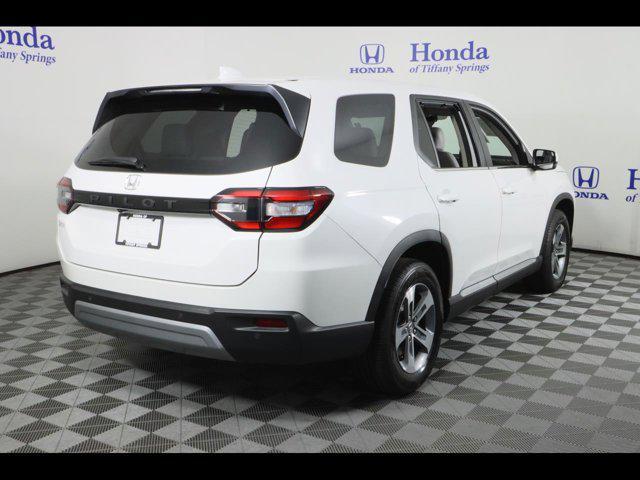used 2025 Honda Pilot car, priced at $43,875