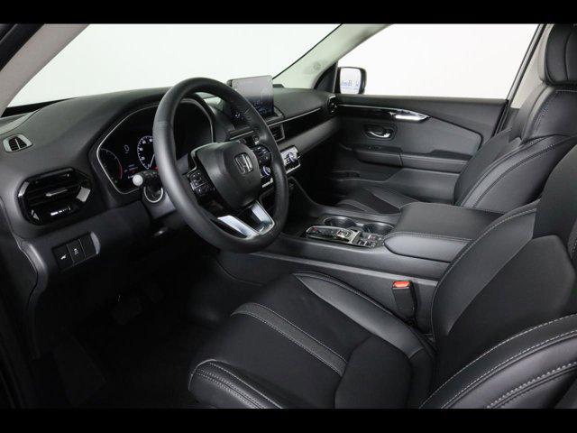 new 2025 Honda Pilot car, priced at $49,250