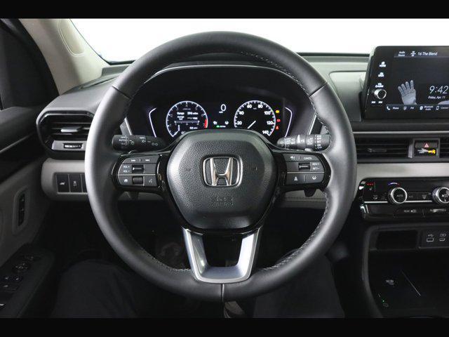 new 2025 Honda Pilot car, priced at $48,950