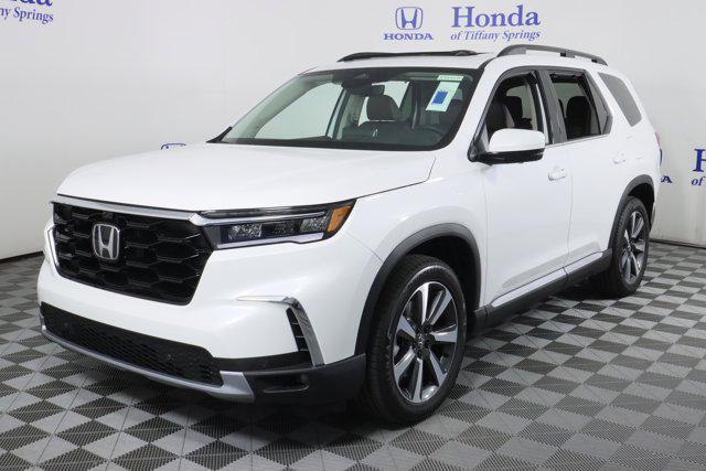 new 2025 Honda Pilot car, priced at $54,930