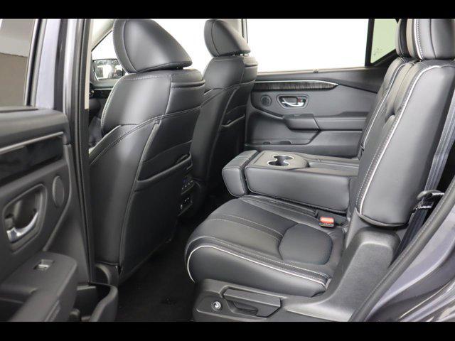new 2025 Honda Pilot car, priced at $54,530