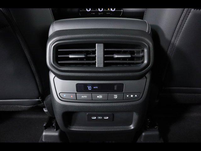 new 2025 Honda Pilot car, priced at $48,950