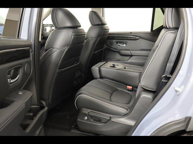 new 2025 Honda Pilot car, priced at $54,985