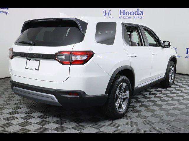 new 2025 Honda Pilot car, priced at $45,350