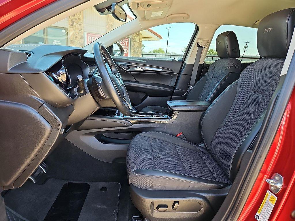 used 2023 Buick Envision car, priced at $24,980