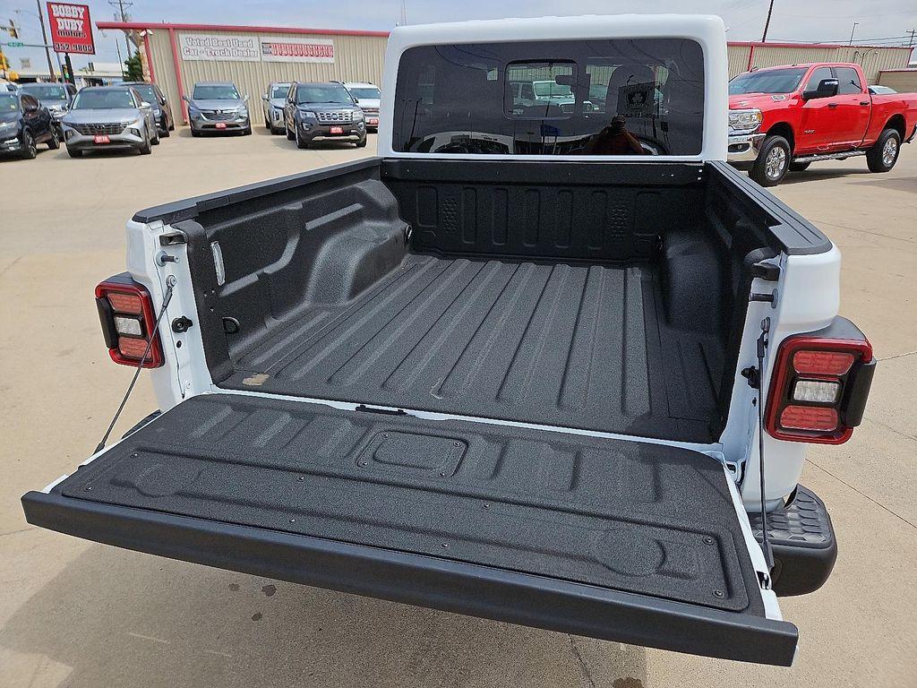 used 2023 Jeep Gladiator car, priced at $38,980