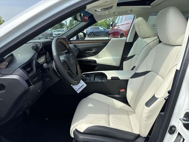 new 2025 Lexus ES 300h car, priced at $53,939