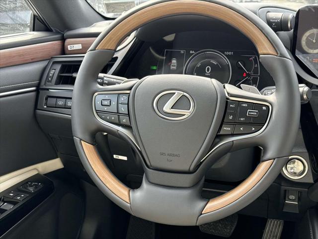 new 2025 Lexus ES 300h car, priced at $53,939