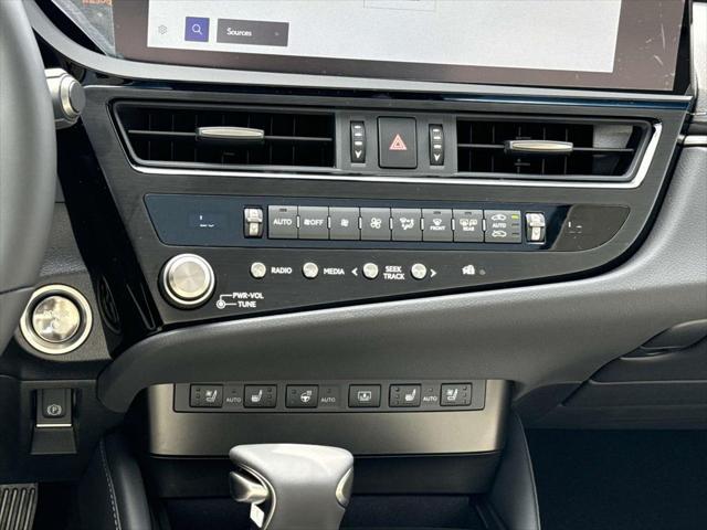 new 2025 Lexus ES 300h car, priced at $53,939