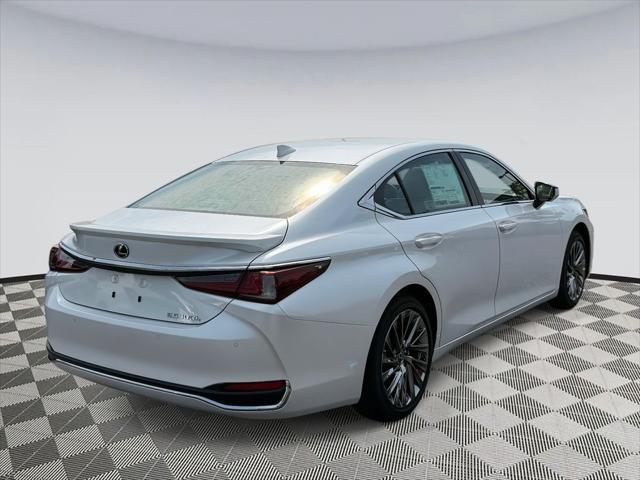 new 2025 Lexus ES 300h car, priced at $53,939