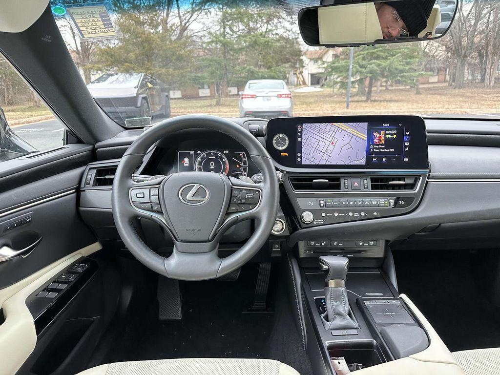 used 2022 Lexus ES 350 car, priced at $39,900