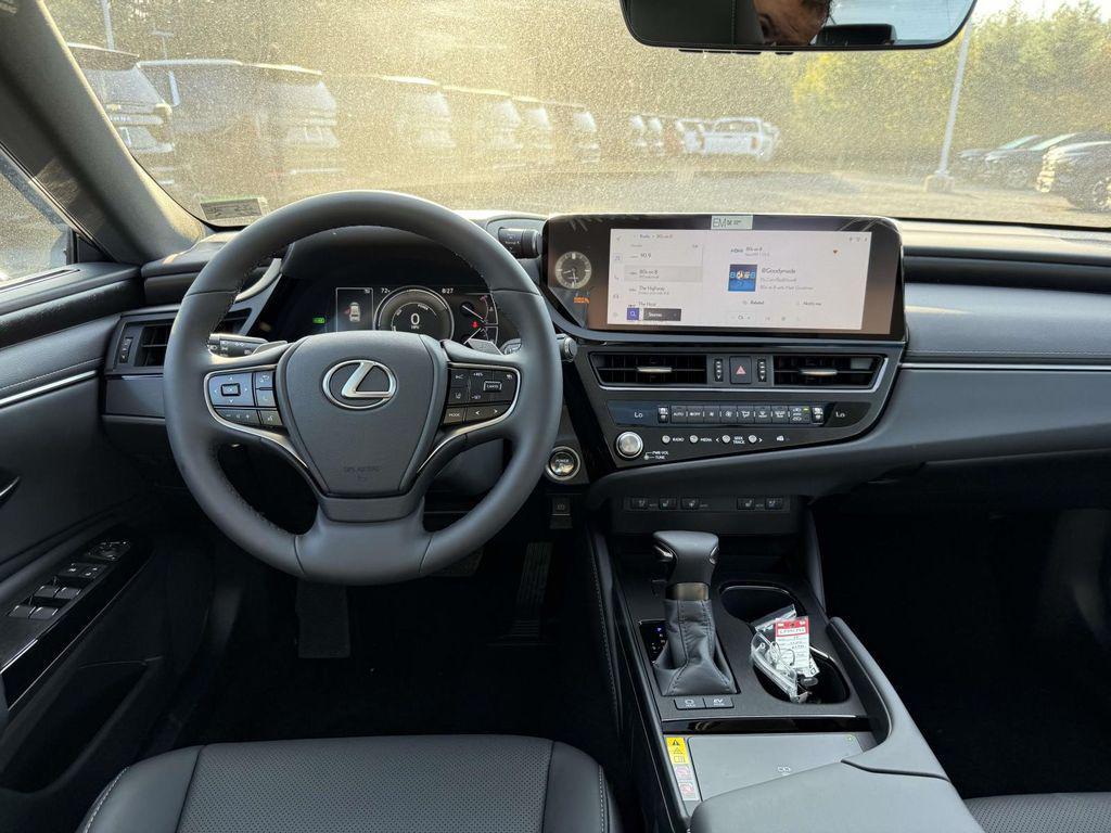 used 2025 Lexus ES 300h car, priced at $48,977