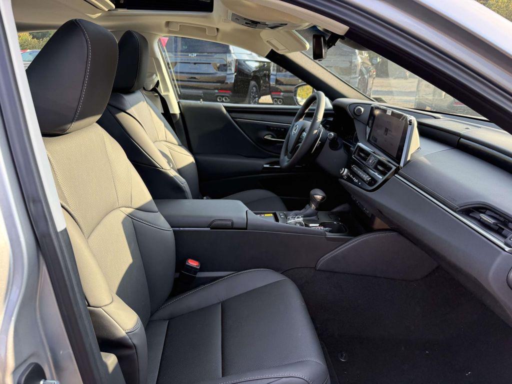 used 2025 Lexus ES 300h car, priced at $48,977