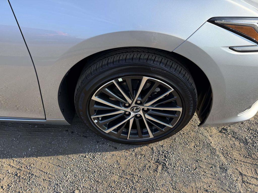 used 2025 Lexus ES 300h car, priced at $48,977