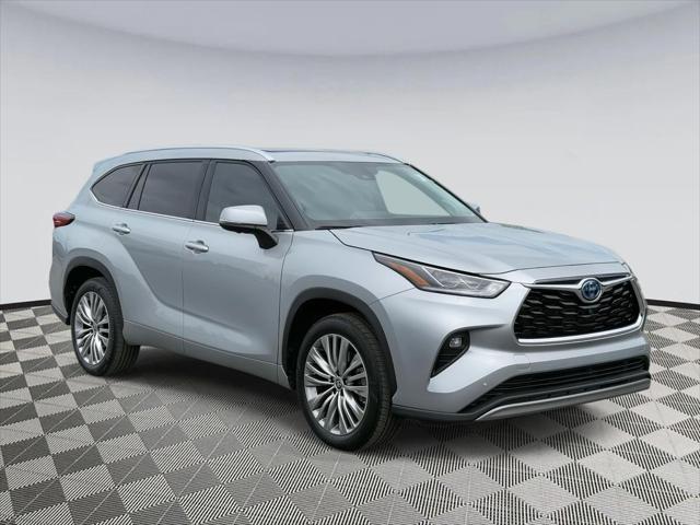 used 2023 Toyota Highlander Hybrid car, priced at $49,900