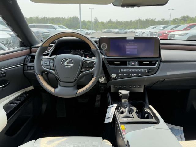 new 2025 Lexus ES 300h car, priced at $53,439