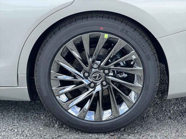 new 2025 Lexus ES 300h car, priced at $53,439