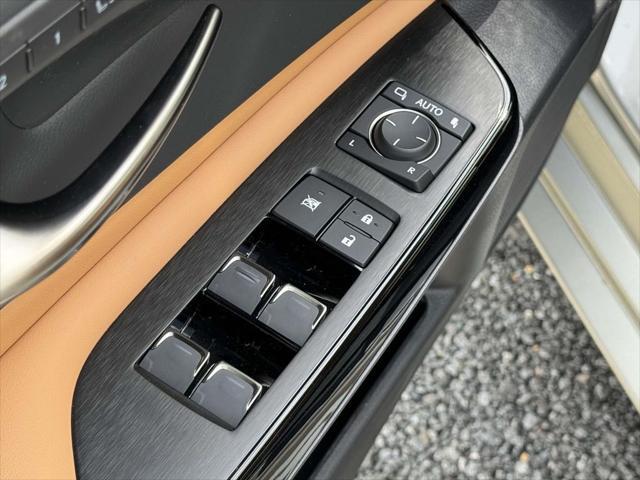 new 2025 Lexus ES 300h car, priced at $53,439