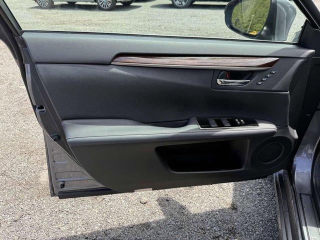 used 2018 Lexus ES 350 car, priced at $32,900