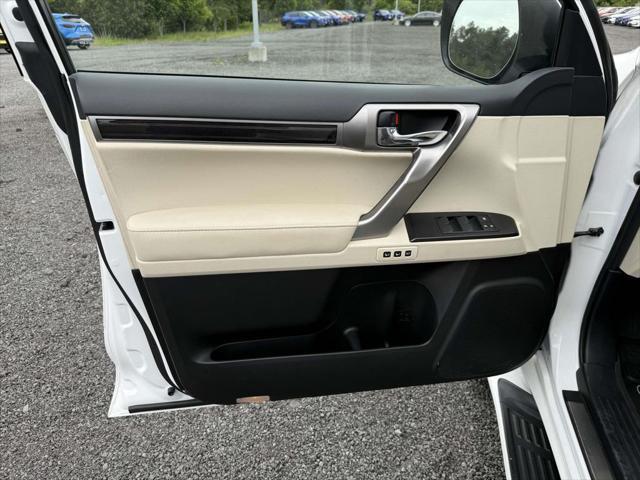 used 2022 Lexus GX 460 car, priced at $57,900