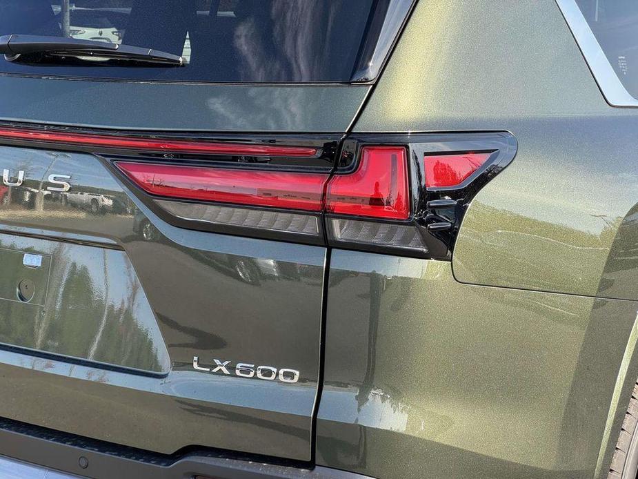 new 2024 Lexus LX 600 car