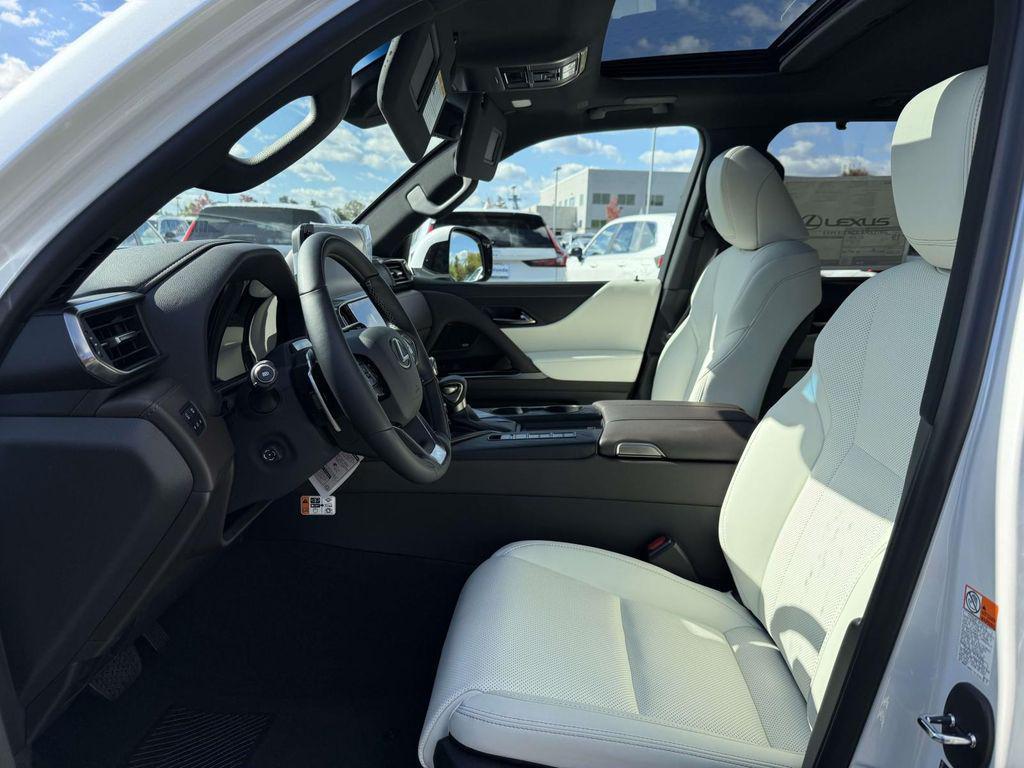 new 2025 Lexus LX 600 car, priced at $118,067