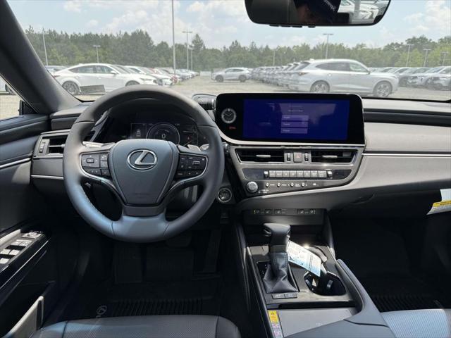 new 2025 Lexus ES 300h car