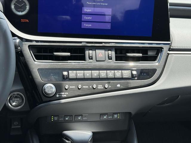 new 2025 Lexus ES 300h car