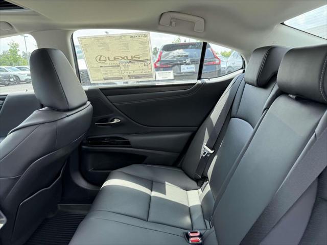 new 2025 Lexus ES 300h car