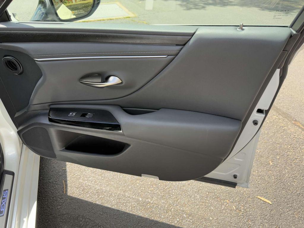 used 2024 Lexus ES 300h car, priced at $44,350