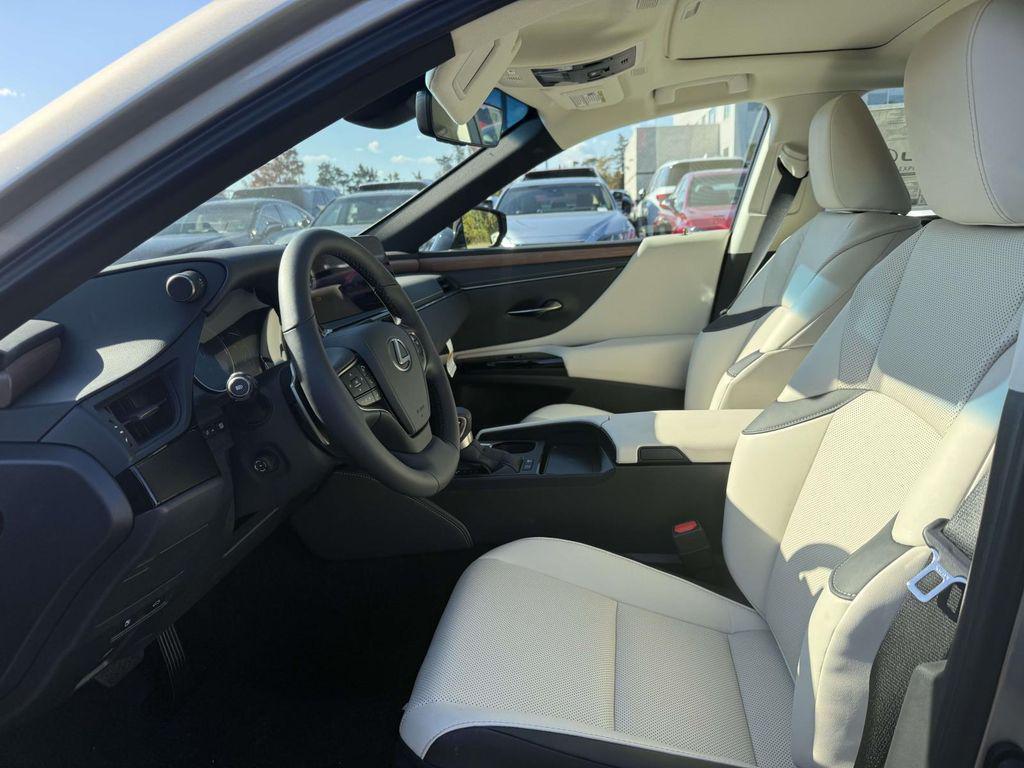 new 2025 Lexus ES 300h car, priced at $49,594