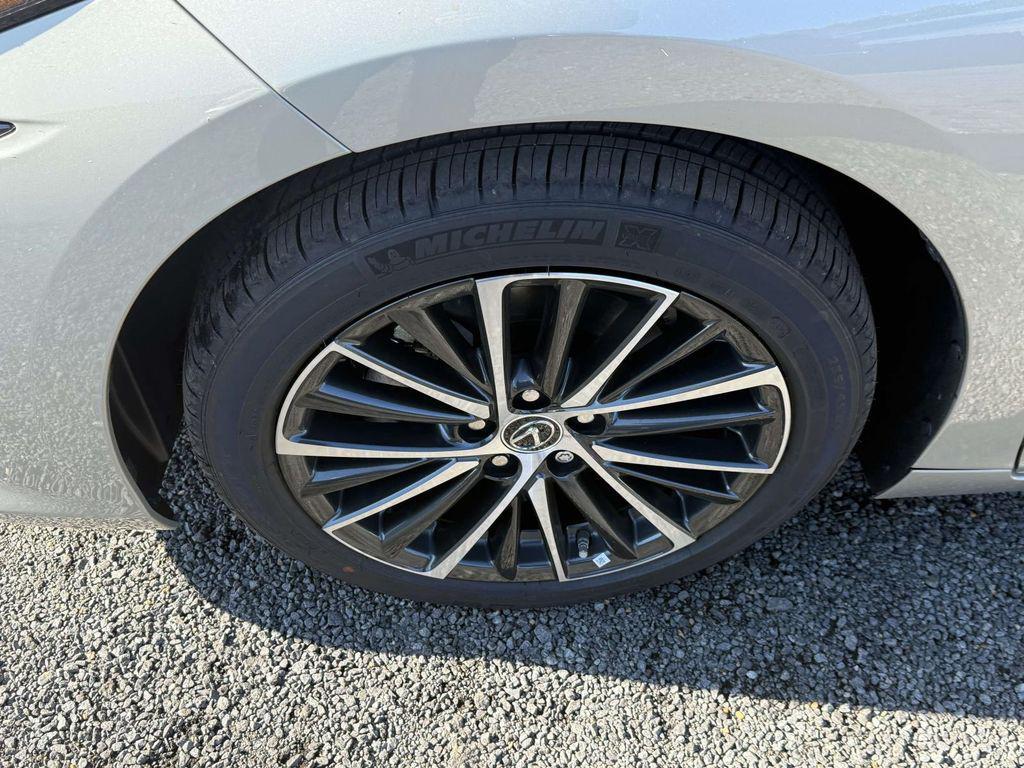 new 2025 Lexus ES 300h car, priced at $49,594