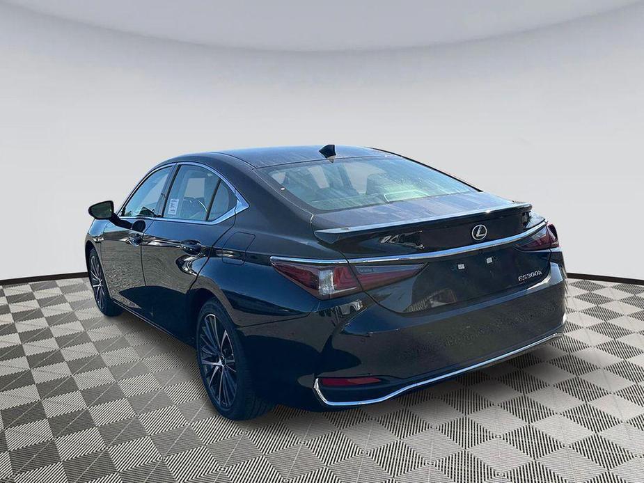 new 2025 Lexus ES 300h car